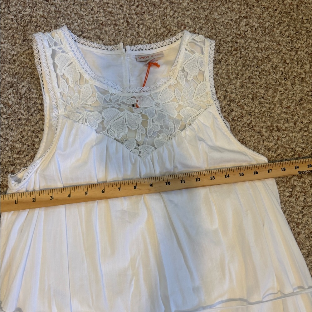 White Sleeveless Dress with Lace Detail - Picture 6 of 7